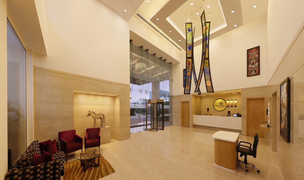 Lemon Tree Hotel, Gachibowli, Hyderabad Exterior foto